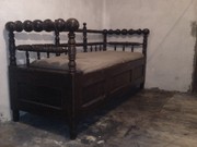 Продам старину софу   19-го века.Нужна реставрация.